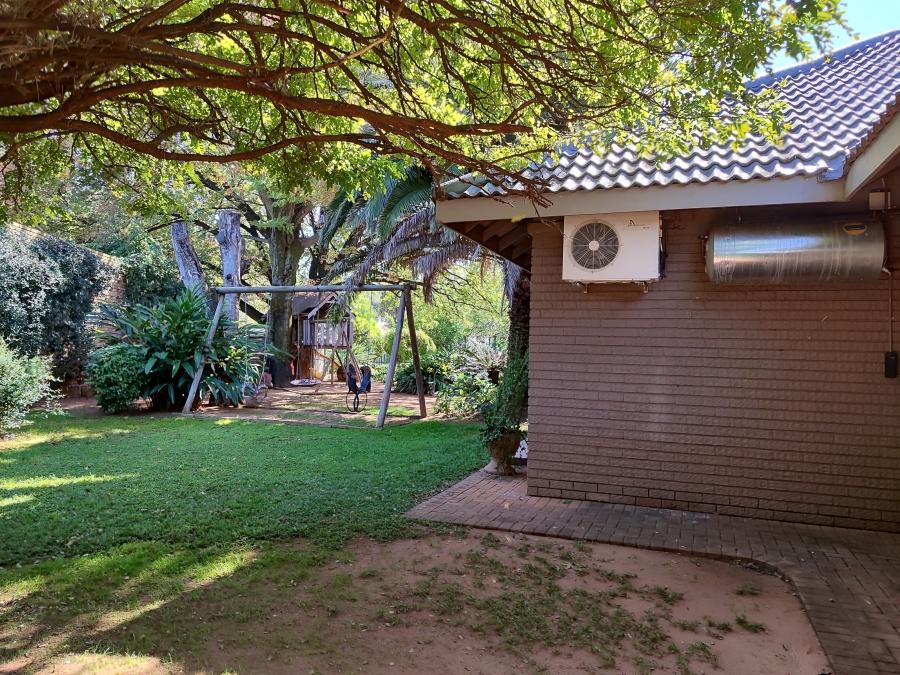 5 Bedroom Property for Sale in Stilfontein North West